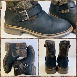 Sonoma Distressed Black Zip Up Aztec Ankle Boots